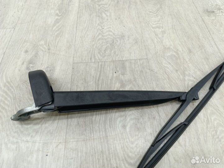 Поводок щетки стеклоочистителя задний Ford Focus