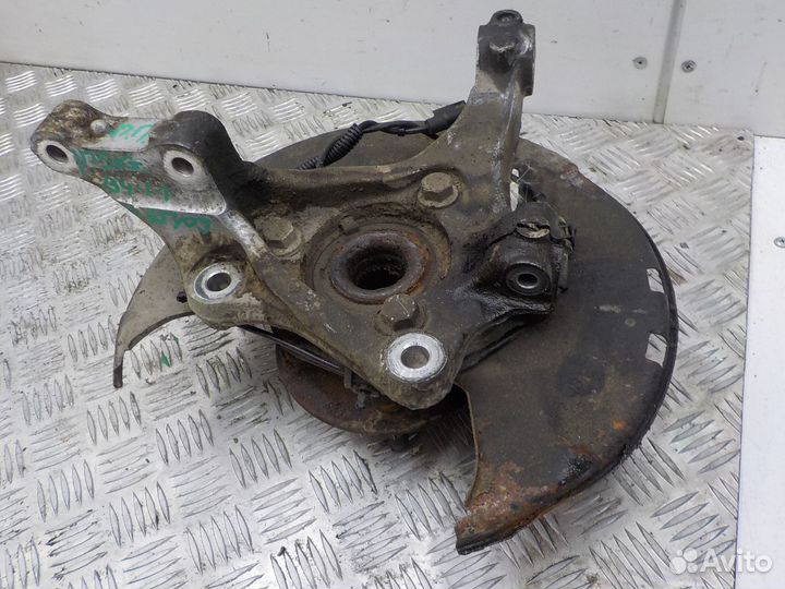 Кулак передний правый на Opel Insignia