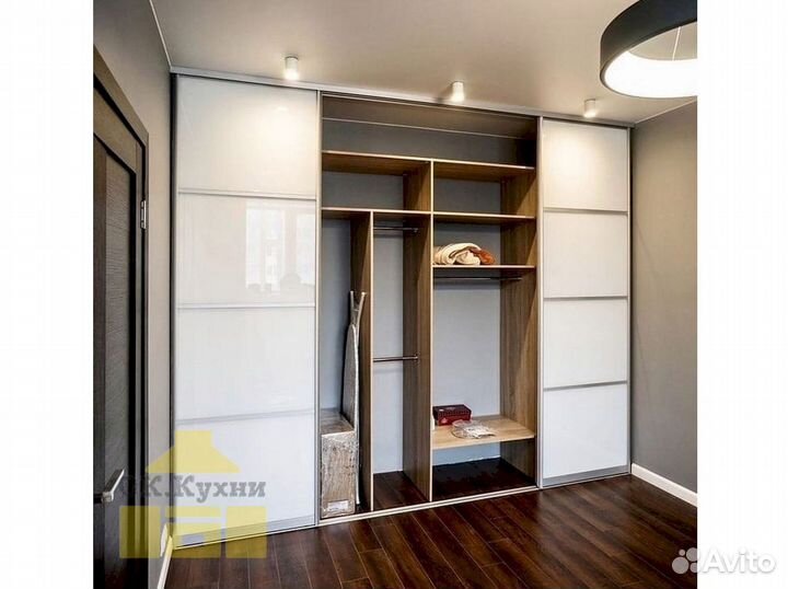 Шкаф двухстворчатый