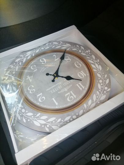 Часы настенные новые