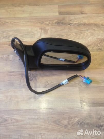 Зеркало Chevrolet Trail blazer правое б/у оригинал