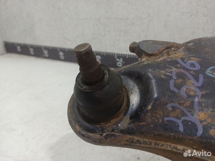 Рычаг передний левый нижний