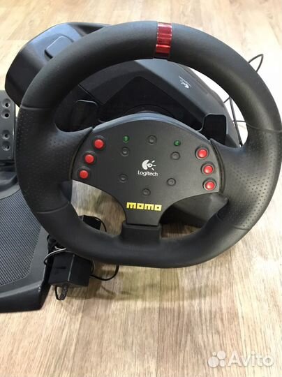 Руль logitech momo