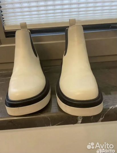 Продам ботинки