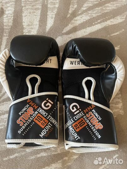 Боксерские перчатки 10 oz