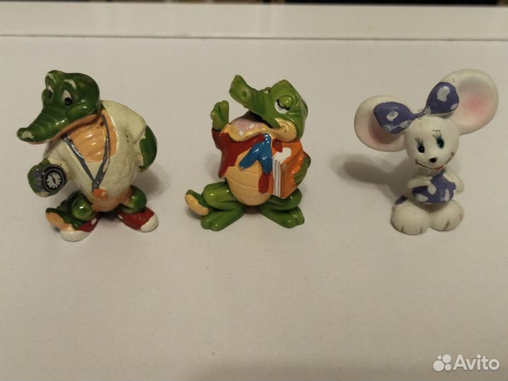 Киндер сюрприз игрушки 11 штук + вкладыши