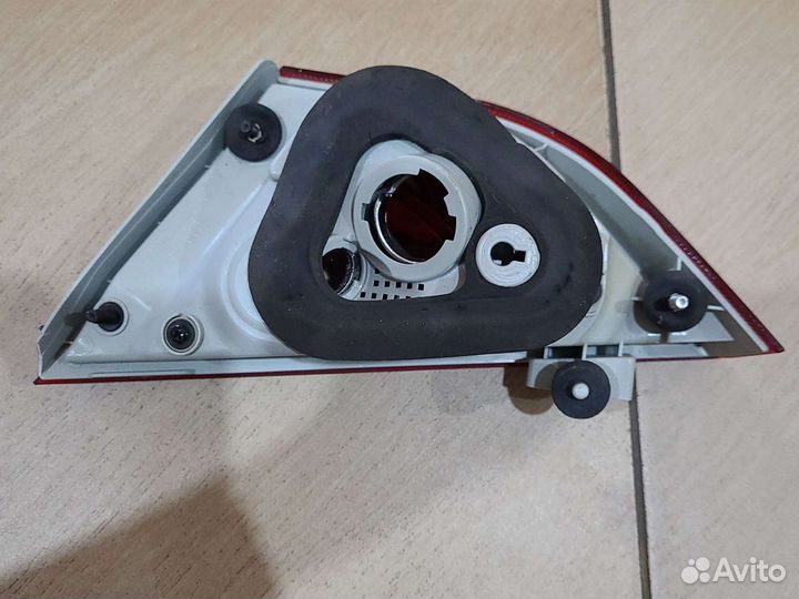 Фонарь задний внутренний Hyundai Sonata VI