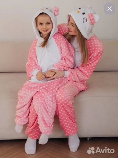 Кигуруми Ночной Кот и кошка Хелло Китти разные