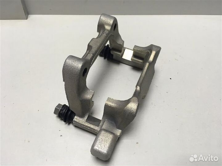 Скоба суппорта заднего Skoda Octavia (A5 1Z)