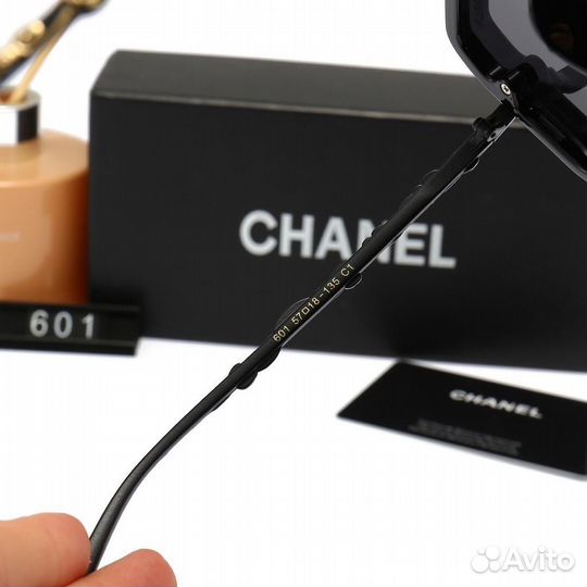Солнцезащитные очки Chanel 601