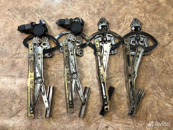 Стекло подъемники W124 купе