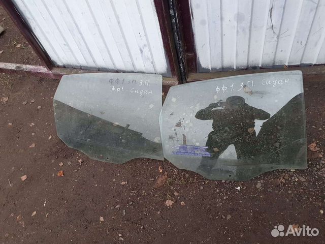 Стекло двери задний правый седан Ford Focus I