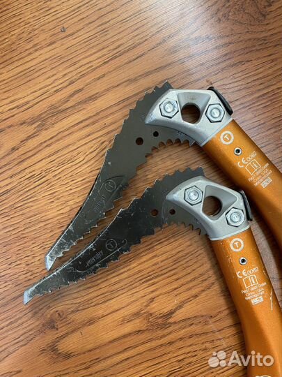 Ледовый инструмент Petzl Ergonomic