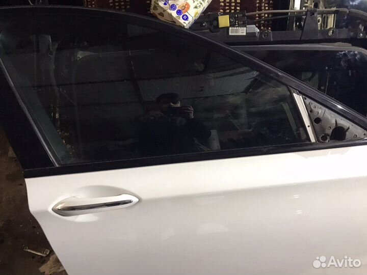 Дверь правая передняя BMW 7 F01 F02 2008-2015