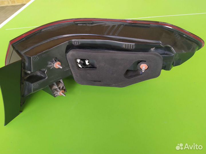 Задний фонарь на mercedes 212 рестайлинг