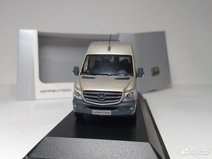 Mercedes-Benz Sprinter Kombi 1:43