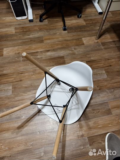 Стул кухонный белый