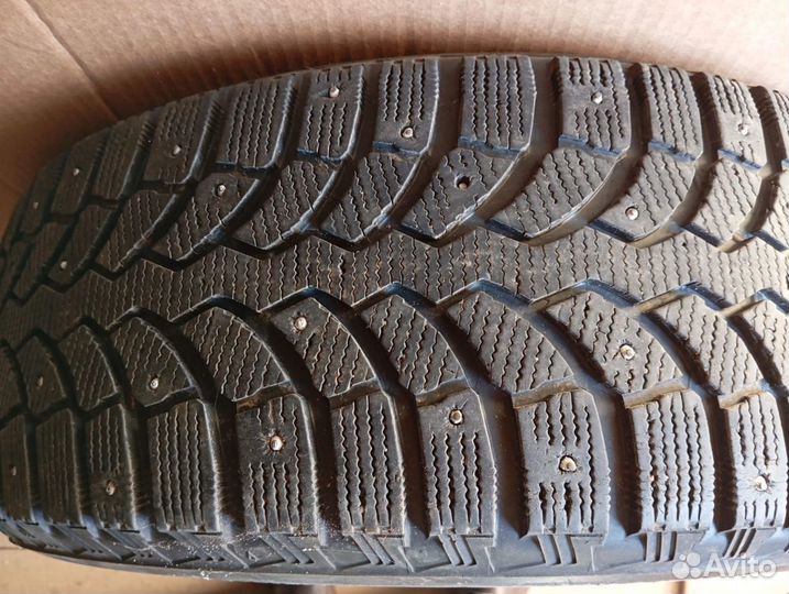 Шины шипованные 225 на60. 18R 4шт