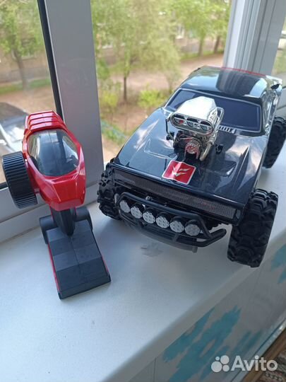 Машинка на радиоуправлении внедорожник