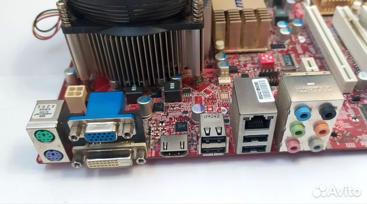 Материнская плата с процессором и памятью