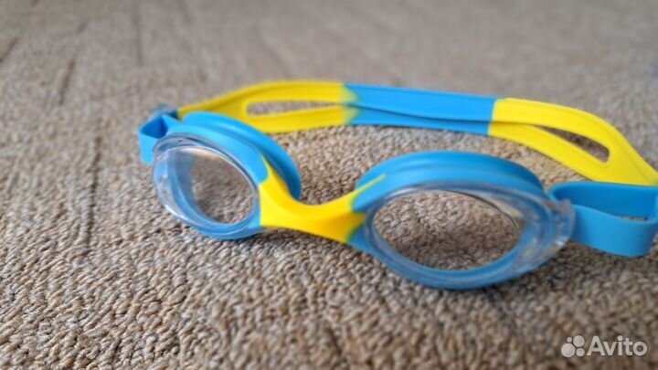 Очки для плавания