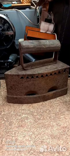 Утюги старинные