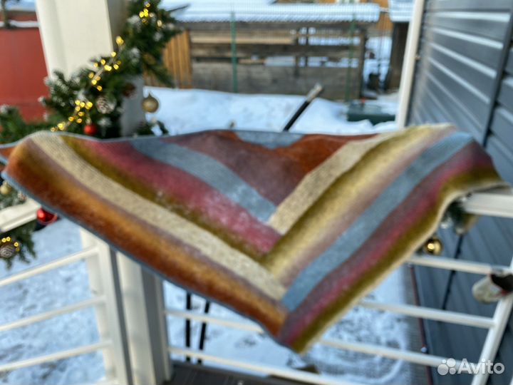 Вязаная косынка бактус