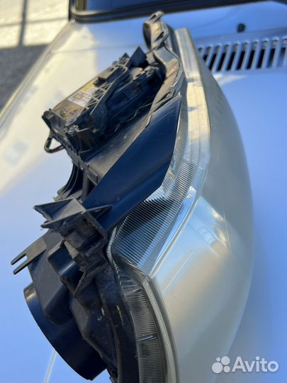 Фара левая Avensis 2 T 250 оригинал