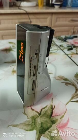 Часы с радио vitek