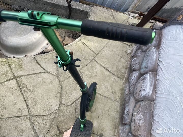 Самокат weelz rock 230 green