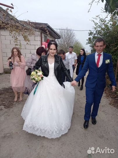 Свадебное платье