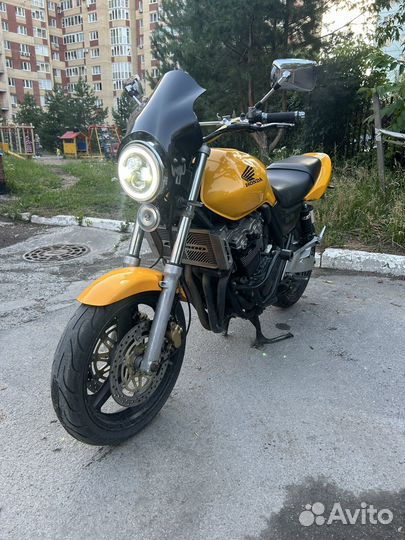 Honda CB 400SFV