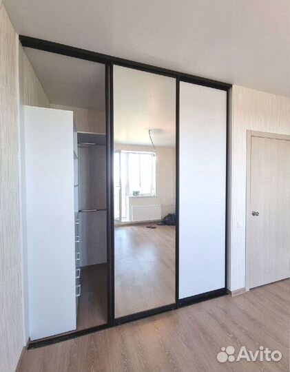 Шкаф распашной створчатый