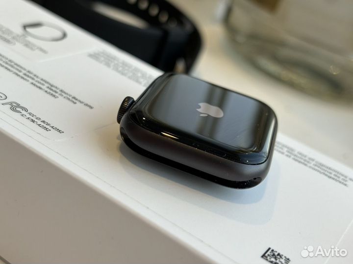 Часы apple watch se 44mm