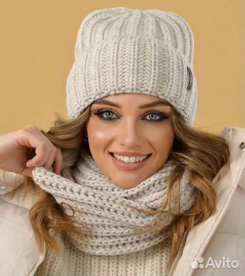 Комплект шапка и снуд женский