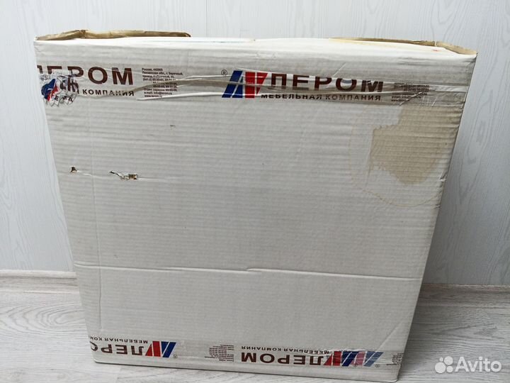 Дверь со стеклом, новая