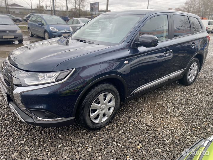 Mitsubishi Outlander 2.0 CVT, 2021, 1 600 км