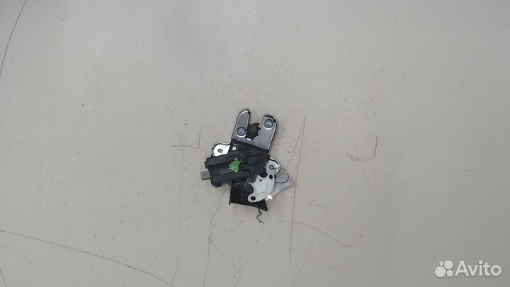 Замок багажника Audi A8 (D3), 2008