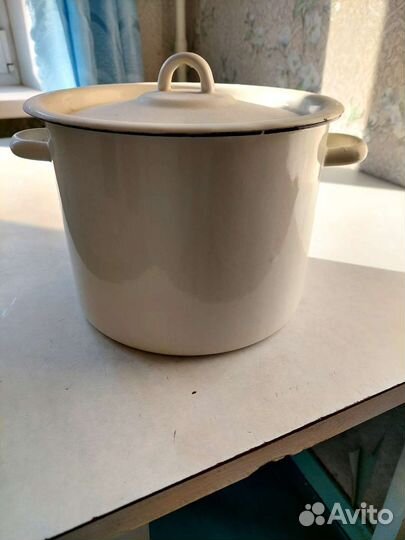 Кастрюля эмалированная