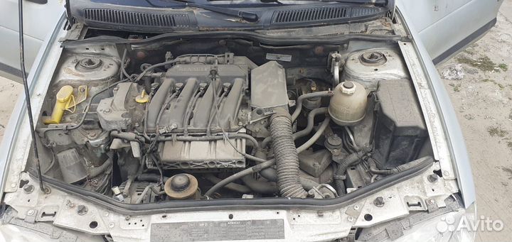 Renault megane Двигатель 1.6 16 кл