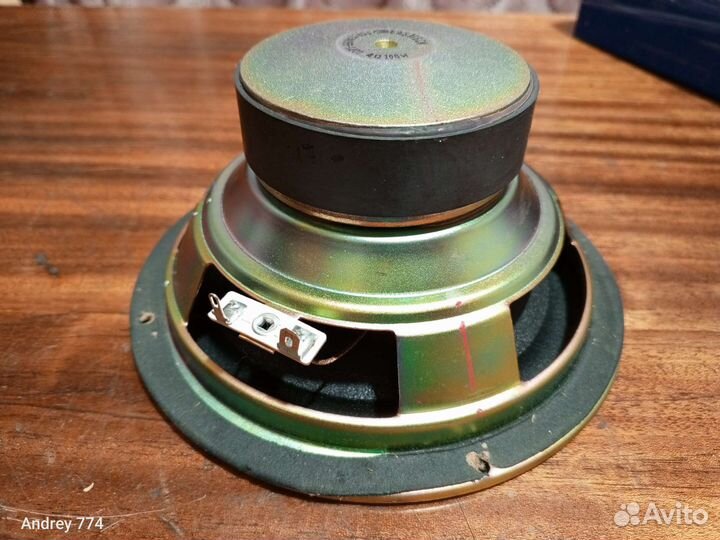 Динамик для сабвуфера