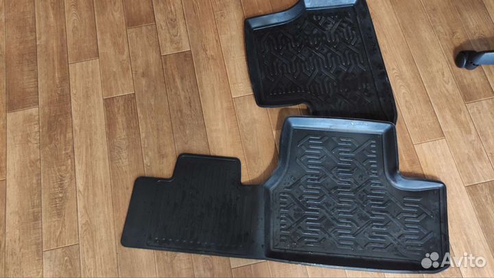Автомобильные коврики резиновые