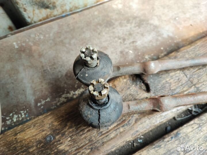 Тяга рулевая средняя москвич 403 408 412