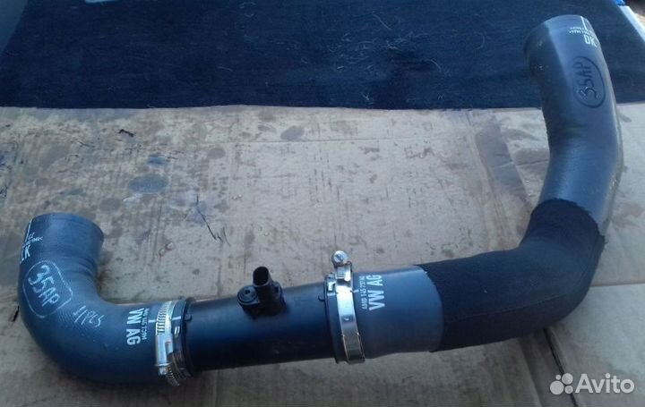 Патрубок интеркулера 4M0145737AC VW touareg 3