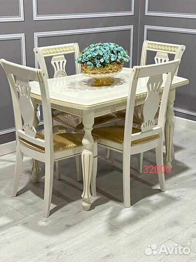 Стол и стулья новые