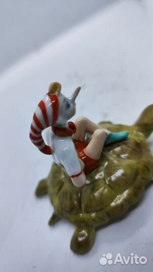 Статуэтка фарфор