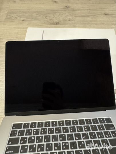 Продам MacBook AIR 15 M2 8/512 Идеал в Оригинале