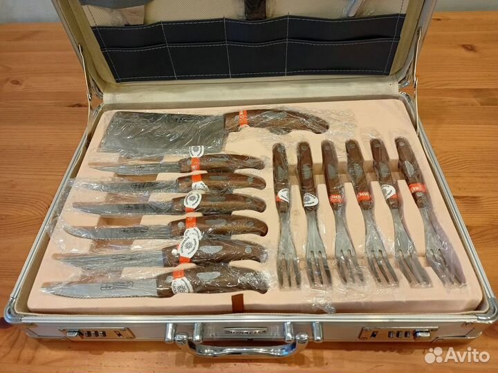Набор ножей для барбекю в кейсе 24 предмета