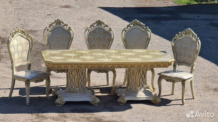 Новые столы и стулья