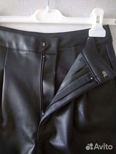 Шорты кожаные новые, 40-42 р-р